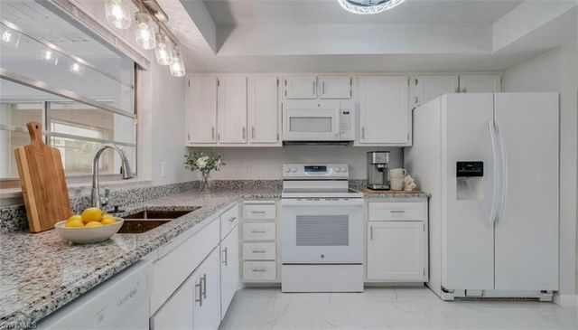 5657 Eichen CIR E, Fort Myers, FL 33919