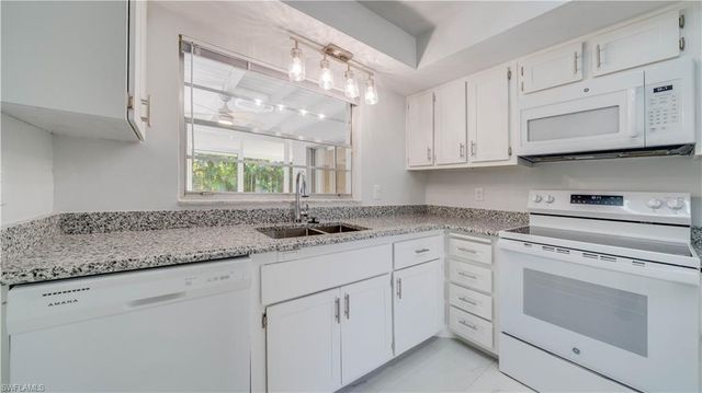 5657 Eichen CIR E, Fort Myers, FL 33919