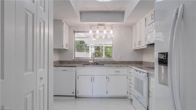 5657 Eichen CIR E, Fort Myers, FL 33919