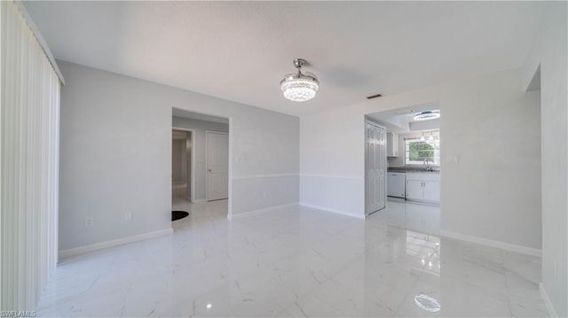 5657 Eichen CIR E, Fort Myers, FL 33919