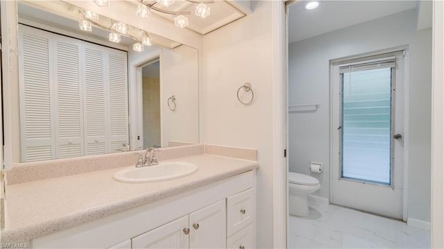 5657 Eichen CIR E, Fort Myers, FL 33919