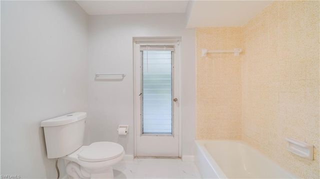 5657 Eichen CIR E, Fort Myers, FL 33919