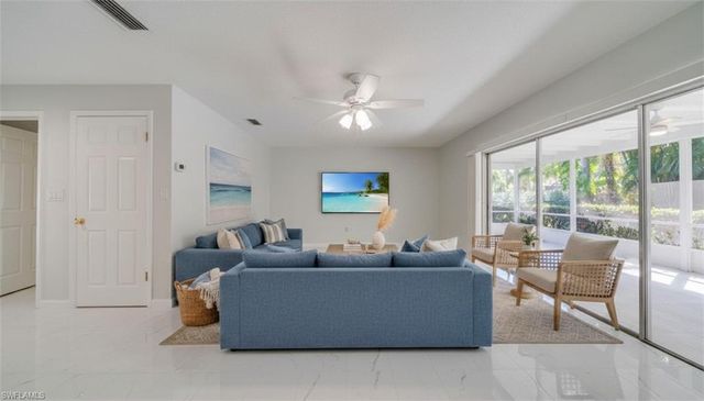 5657 Eichen CIR E, Fort Myers, FL 33919