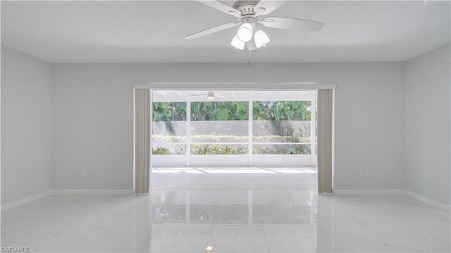 5657 Eichen CIR E, Fort Myers, FL 33919