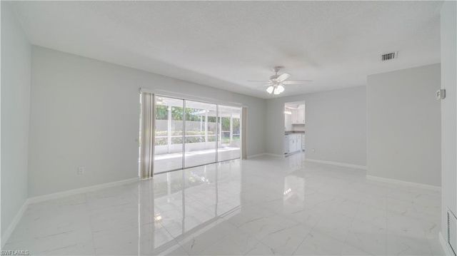 5657 Eichen CIR E, Fort Myers, FL 33919