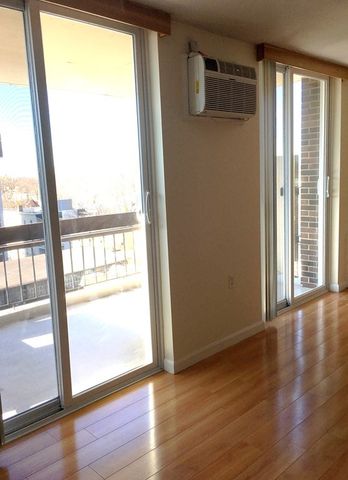 872 Mass Ave 311, Cambridge, MA 02139