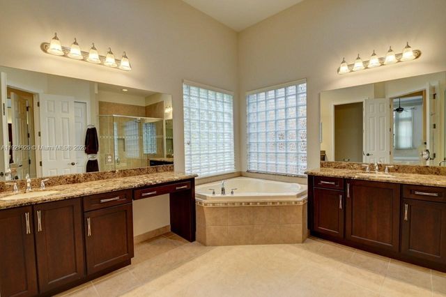 8181 Banpo Bridge Way, Delray Beach, FL 33446