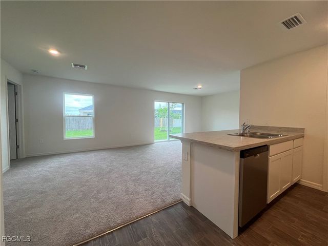 1020 NW 12th TER, Cape Coral, FL 33993