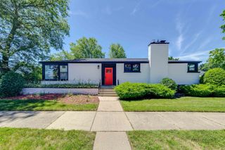 4021 W Estes Avenue, Lincolnwood, IL 60712