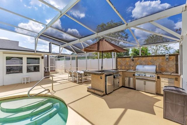 2462 MILL RUN BOULEVARD, Kissimmee, FL 34744