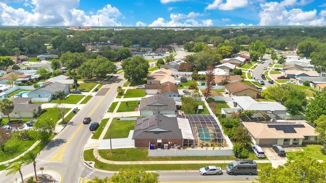 2462 MILL RUN BOULEVARD, Kissimmee, FL 34744