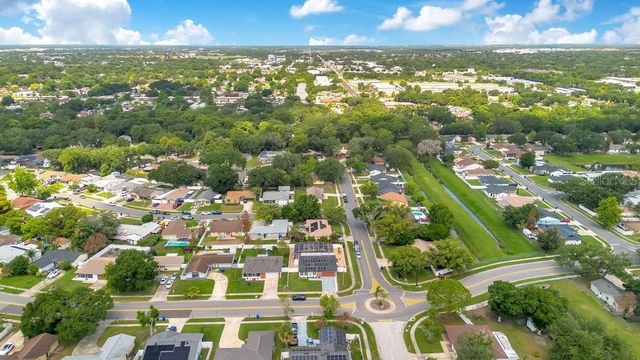 2462 MILL RUN BOULEVARD, Kissimmee, FL 34744