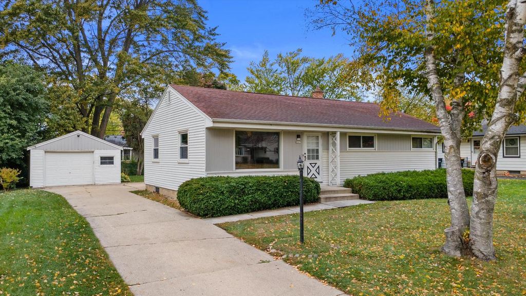 8267 N 52nd STREET, Brown Deer, WI 53223