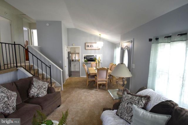 3 GRANVILLE LN, Newark, DE 19713