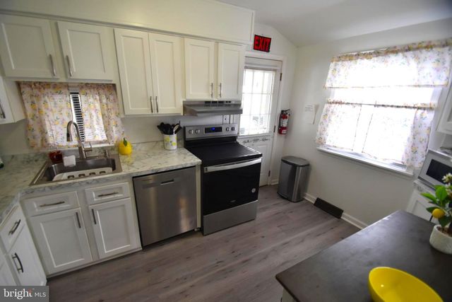 3 GRANVILLE LN, Newark, DE 19713