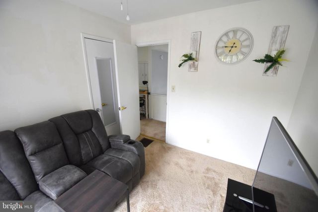 3 GRANVILLE LN, Newark, DE 19713