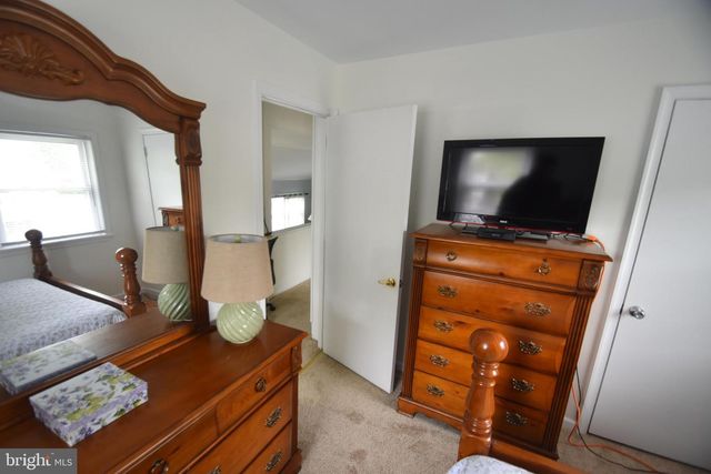 3 GRANVILLE LN, Newark, DE 19713