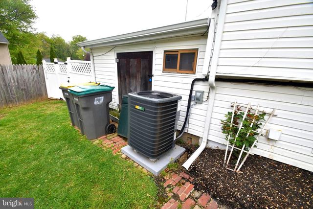 3 GRANVILLE LN, Newark, DE 19713