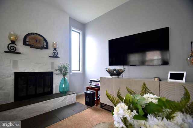 3 GRANVILLE LN, Newark, DE 19713