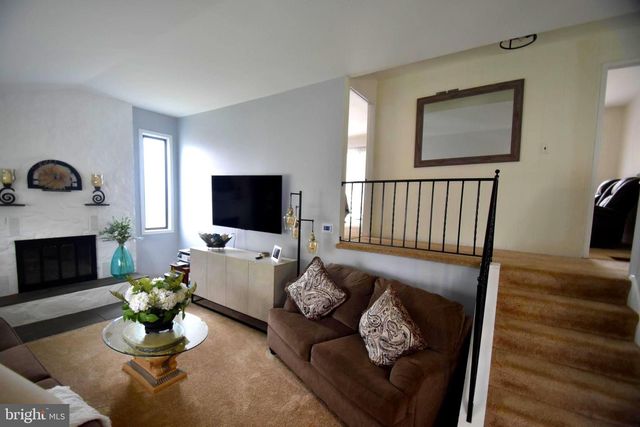 3 GRANVILLE LN, Newark, DE 19713