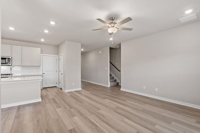 251 Red Tail Hawk LN, Cedar Creek, TX 78612