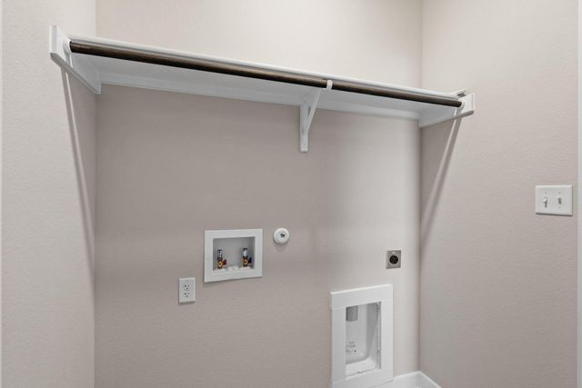 251 Red Tail Hawk LN, Cedar Creek, TX 78612