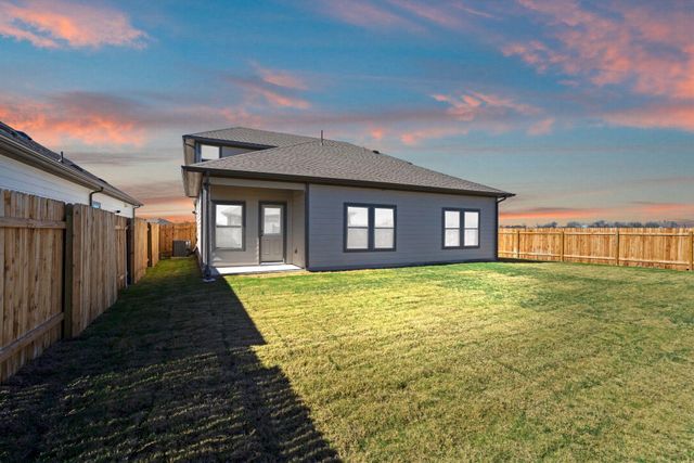 251 Red Tail Hawk LN, Cedar Creek, TX 78612