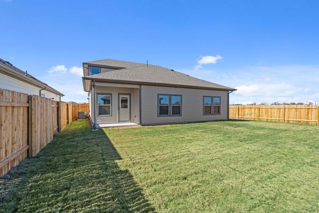 251 Red Tail Hawk LN, Cedar Creek, TX 78612