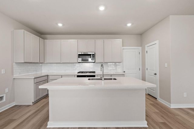 251 Red Tail Hawk LN, Cedar Creek, TX 78612