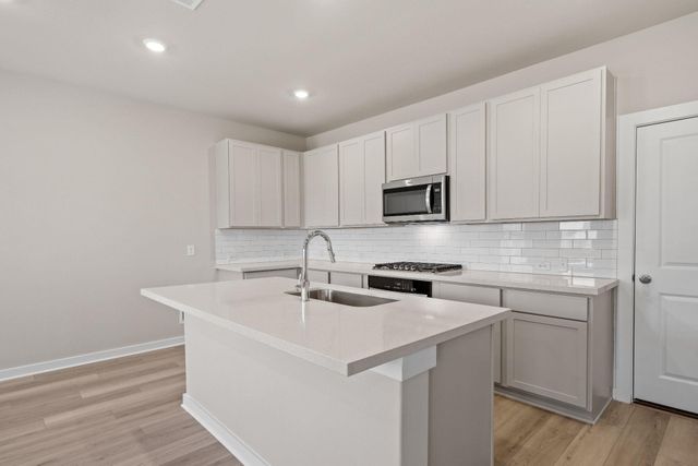 251 Red Tail Hawk LN, Cedar Creek, TX 78612