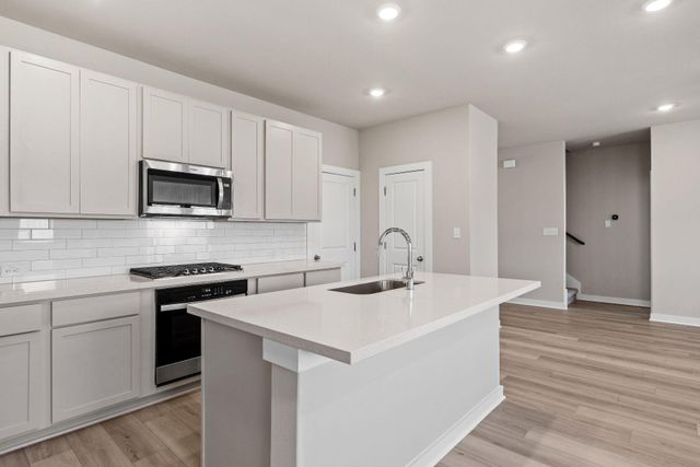 251 Red Tail Hawk LN, Cedar Creek, TX 78612