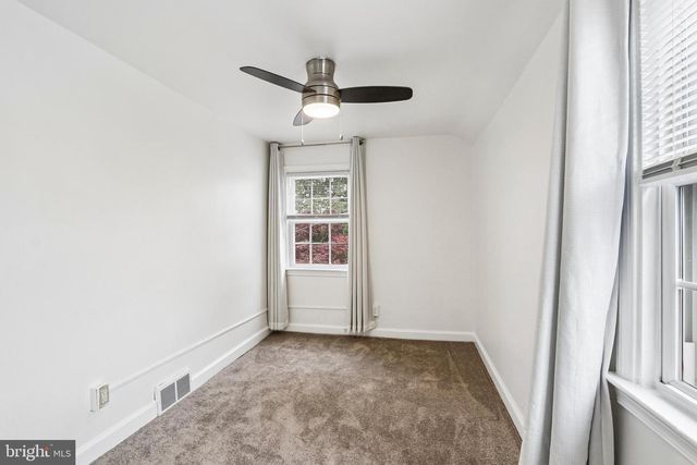 12 VINSMITH AVE, Aston, PA 19014