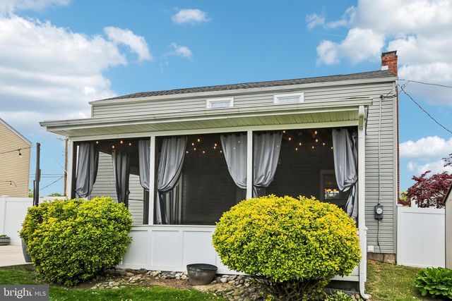 12 VINSMITH AVE, Aston, PA 19014