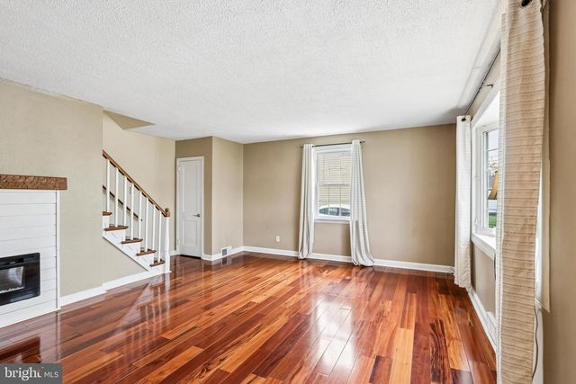 12 VINSMITH AVE, Aston, PA 19014