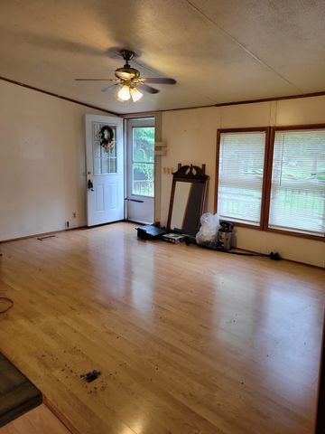 145 Edgewood Ln, Winchester, TN 37398