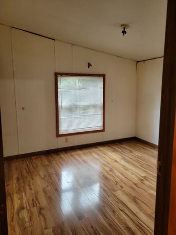 145 Edgewood Ln, Winchester, TN 37398