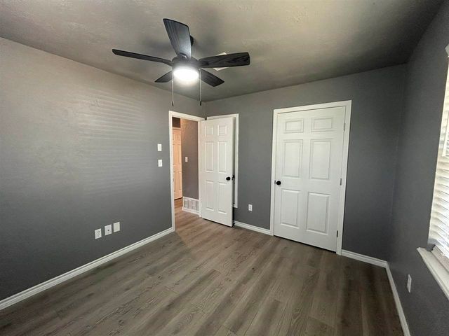 304 Crestview Dr, Elgin, OK 73538