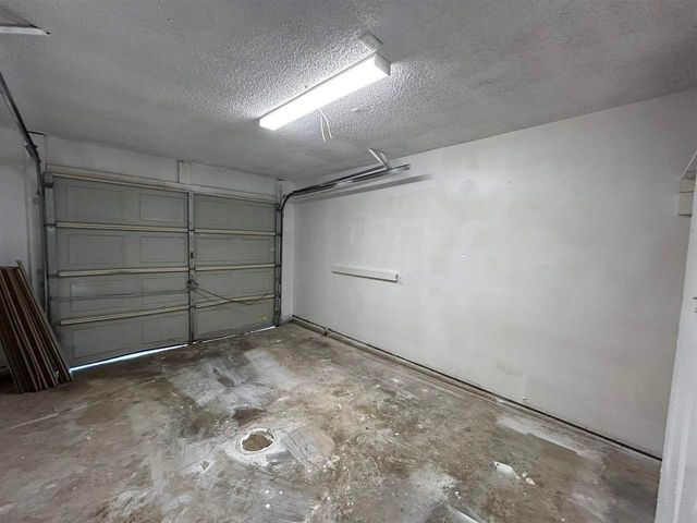 304 Crestview Dr, Elgin, OK 73538