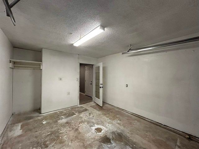 304 Crestview Dr, Elgin, OK 73538