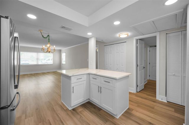 4650 COVE CIRCLE 105, St Petersburg, FL 33708