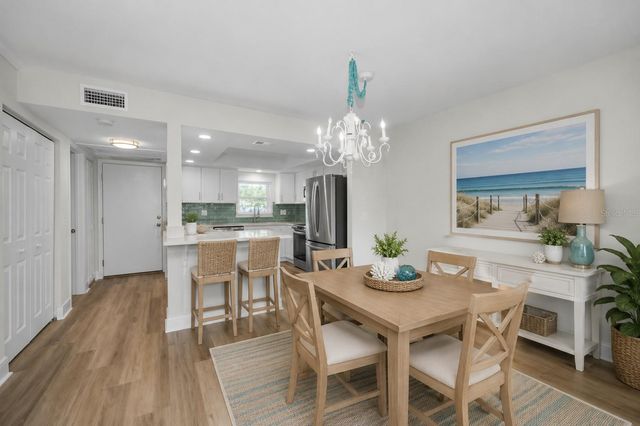 4650 COVE CIRCLE 105, St Petersburg, FL 33708