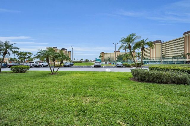 4650 COVE CIRCLE 105, St Petersburg, FL 33708