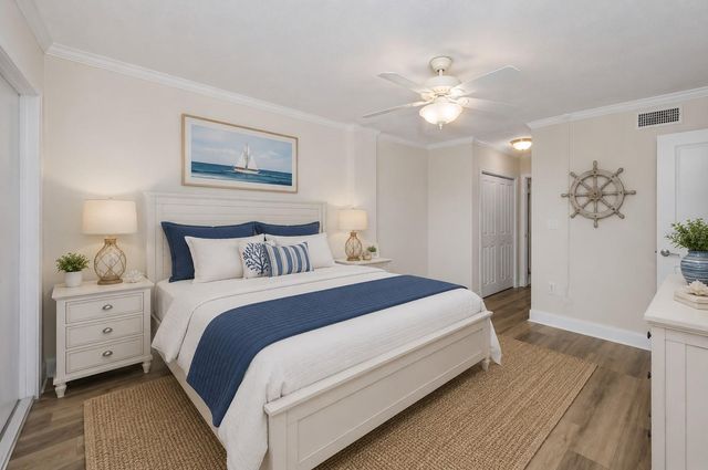 4650 COVE CIRCLE 105, St Petersburg, FL 33708