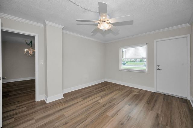 4650 COVE CIRCLE 105, St Petersburg, FL 33708