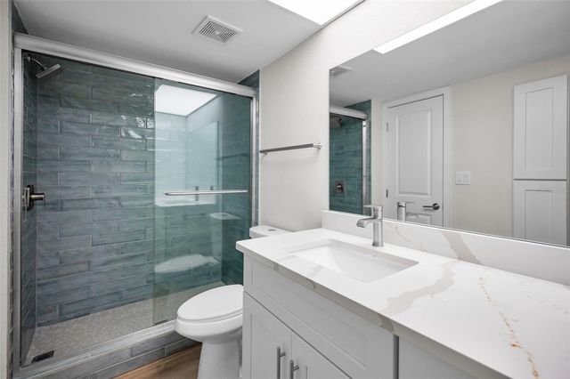 4650 COVE CIRCLE 105, St Petersburg, FL 33708