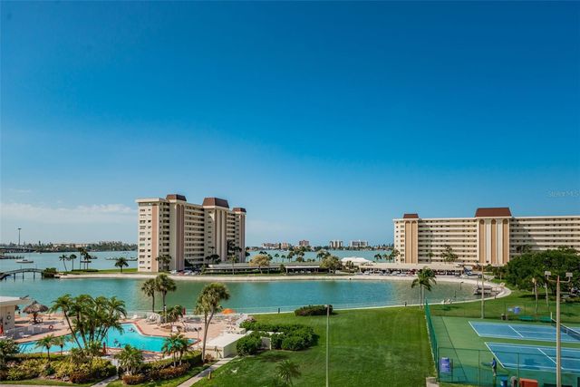 4650 COVE CIRCLE 105, St Petersburg, FL 33708