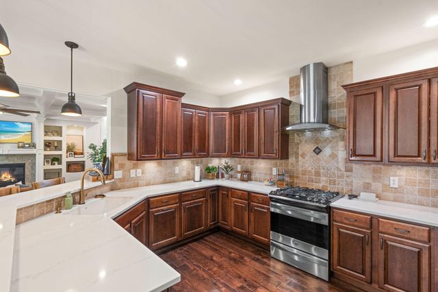 906 Theresa Drive, Crown Point, IN 46307