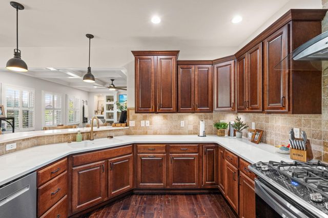 906 Theresa Drive, Crown Point, IN 46307