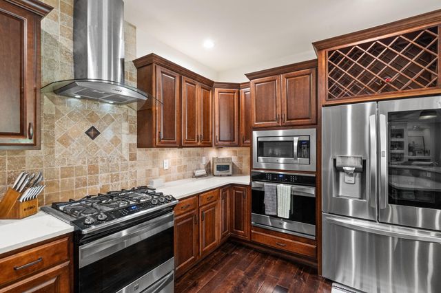 906 Theresa Drive, Crown Point, IN 46307