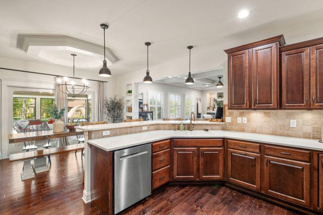 906 Theresa Drive, Crown Point, IN 46307